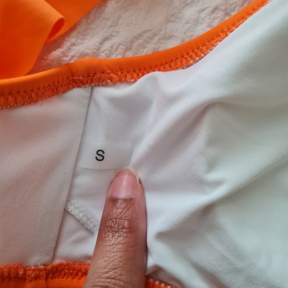 CUPSHE SET OF 2 BIKINI FLORAL SIZE SMALL ORANGE/ BLACK - Picture 7 of 8